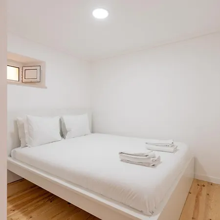 Cozy Bohemian Flat- Berry