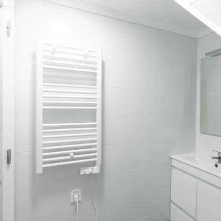 Cozy Bohemian Flat- Berry