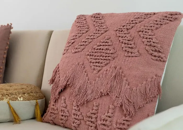 Cozy Bohemian Flat- Berry * Lisboa