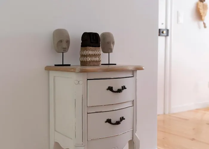 Cozy Bohemian Flat- Berry *