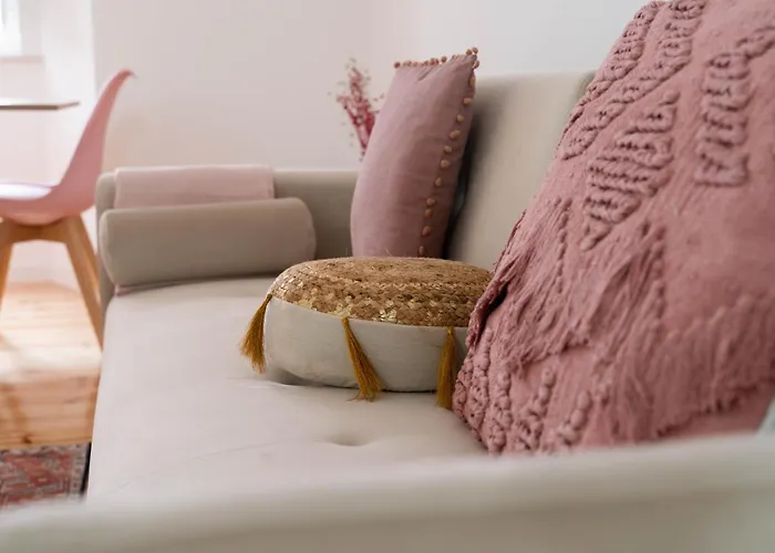 Cozy Bohemian Flat- Berry * Lisboa