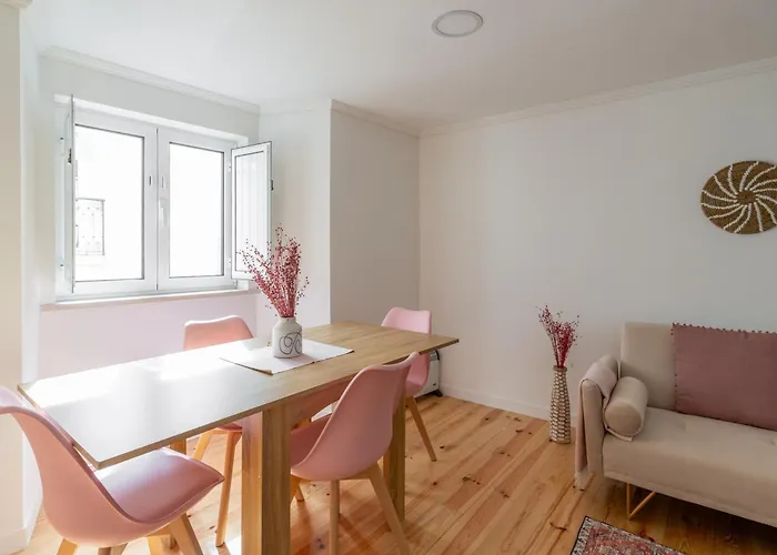 Cozy Bohemian Flat- Berry Διαμέρισμα