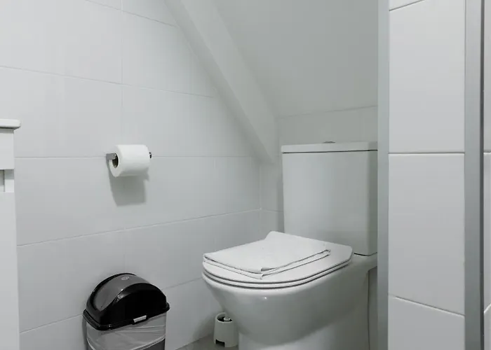 Cozy Bohemian Flat- Berry Lisboa